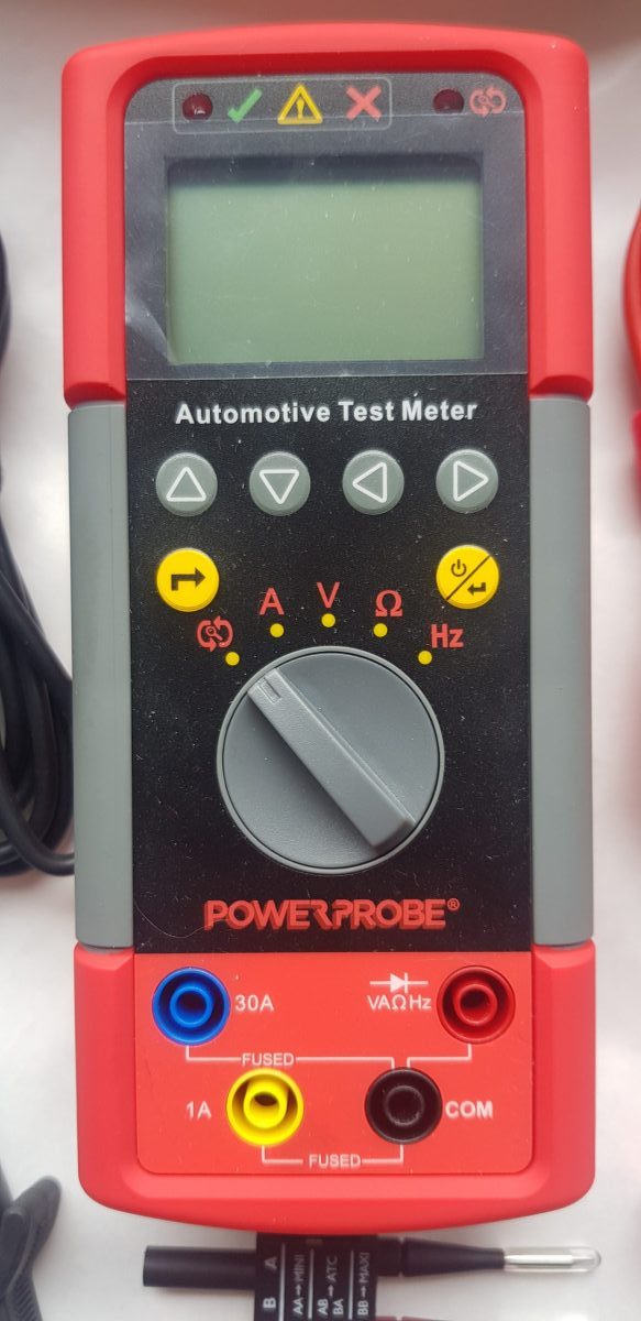 EXTRACTEUR DE FUSIBLE ET VÉRIFICATEUR DE CONTINUITÉ 7 - 2 EN 1